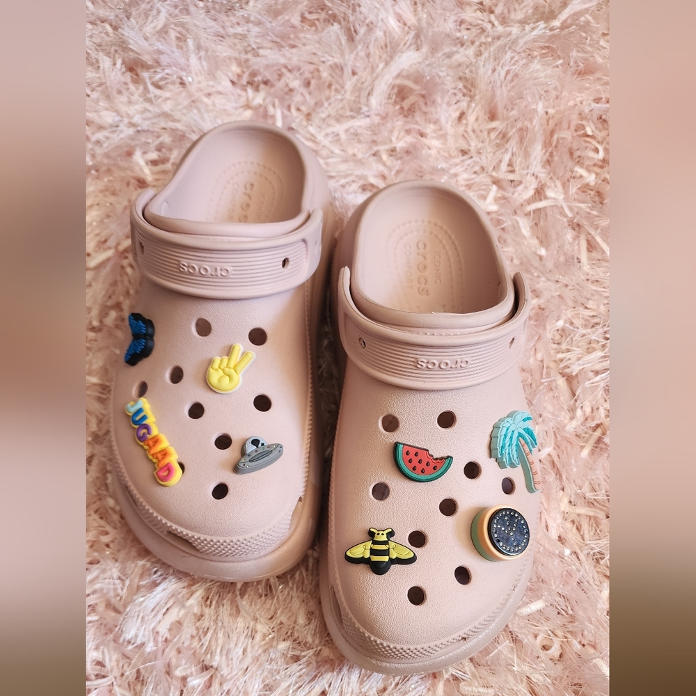 Sz: 8-  Blush Pink Platform Crocs w/ charms